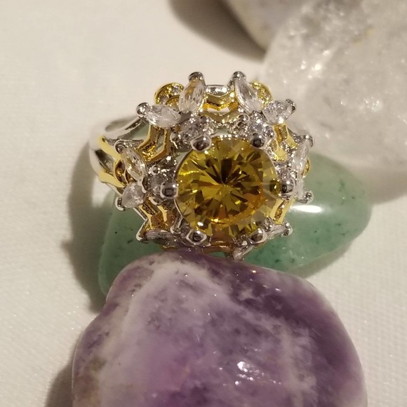 *Vintage Citrine Flower Two-tone Ring - Picture 2 of 6